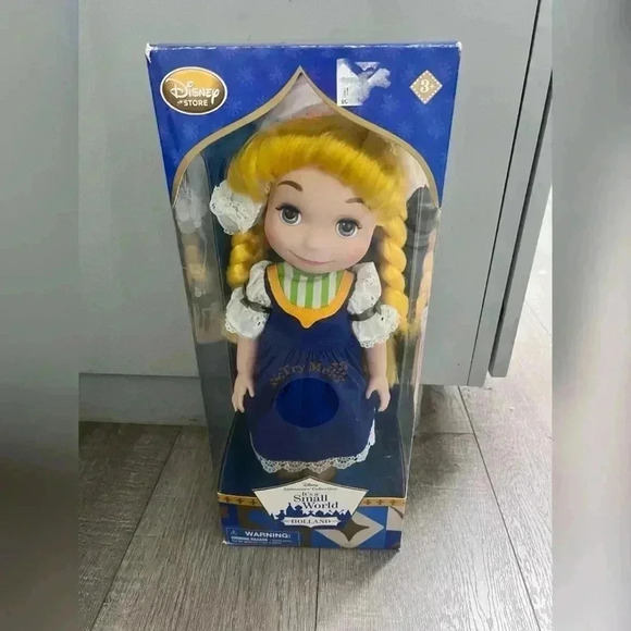 Disney Animators Collection Small World HOLLAND Doll NEW RARE - Picture 2 of 5